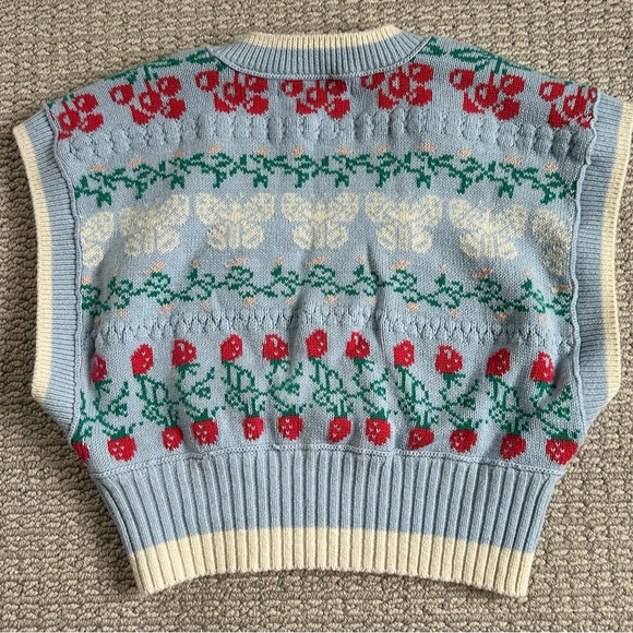 Urban Outfitters Sweater Vest - Picture 2 of 3